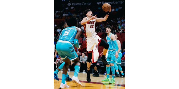 I 2023-24 NBA preseason besejrede Heat Hornets 113-109